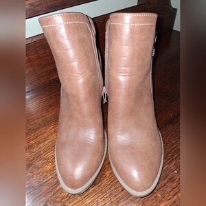 Women's TOP Moda Brand Tan Booties